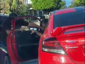 [Vídeo] Motorista com sinais de embriaguez atrapalha trânsito na Jatiúca