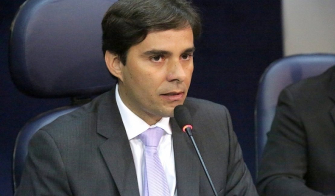 Presidente da Câmara promulga lei da meia entrada para professores