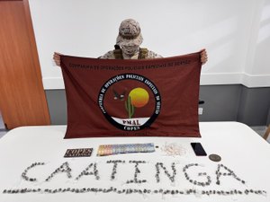 Polícia prende suspeitos com arma, drogas e simulacro no interior de Alagoas