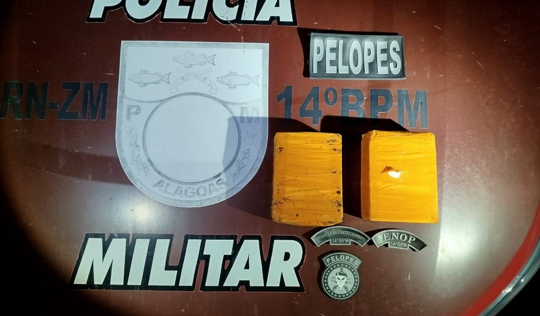 Jovem joga quase 2kg de cocaína na casa da vizinha e é preso no município de Messias