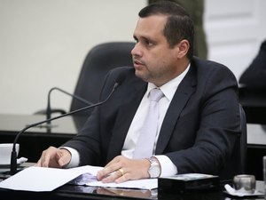 Fernando Pereira solicita que Estado reveja transferência de local do Instituto de Identificação de Teotônio Vilela