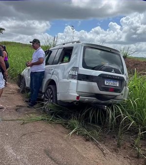 Condutor perde controle direcional do veículo e sofre acidente na rodovia AL-105