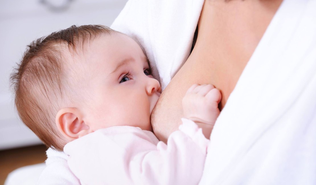 Leite materno produzido por mães vacinadas tem anticorpos contra a Covid-19