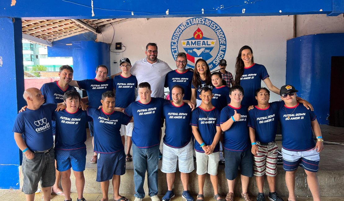 Leonardo Dias participa de feijoada beneficente em apoio ao Time de Futsal Down