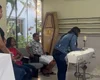 Tristeza e comoção marcam velório de mãe e filha assassinadas em Maceió