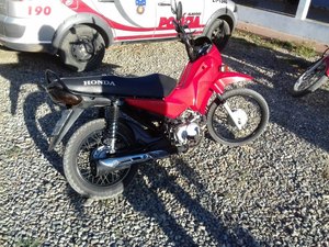 Motocicleta roubada é encontrada abandonada em Arapiraca