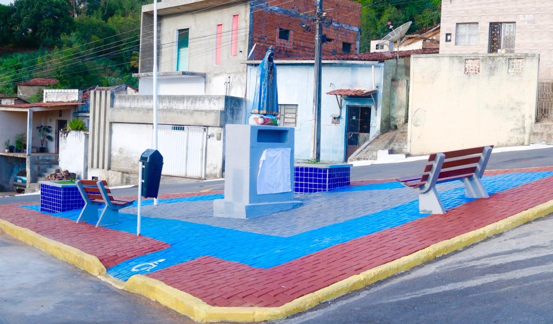 Homem é preso com cocaína, crack e maconha em escadaria de Palmeira