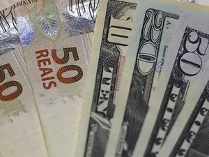 Câmbio para fim de 2020 passa de R$ 5,25 para R$ 5,30, afirma Focus