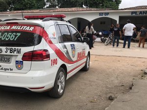 Criminosos furtam botijão de gás e panos de prato de residência em Arapiraca