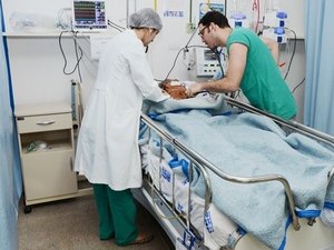 Idosos são maioria na Ala Vermelha Clínica do HGE