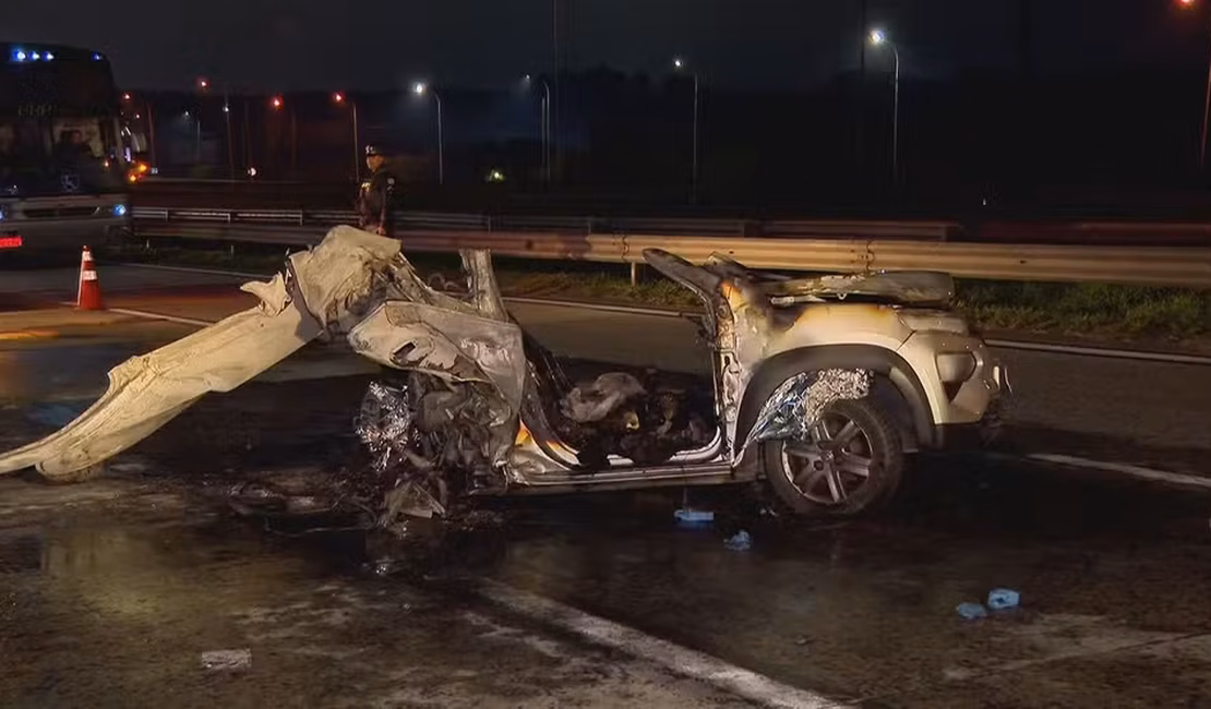 Acidente deixa três mortos após explosão de carro em São Paulo