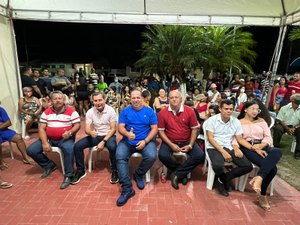 [Vídeo] Prefeito determina encerramento de festa em povoado de Teotonio e é alvo de críticas