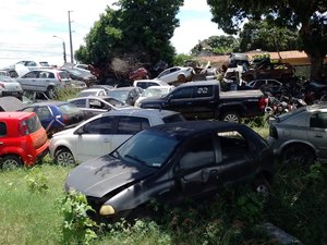 PC vai retirar 3,7 mil veículos apreendidos que ocupam pátios de delegacias