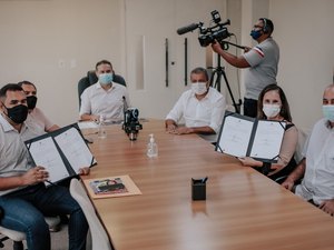 Estado investe quase R$ 23 milhões em pavimentação de ruas em Santana e Piranhas