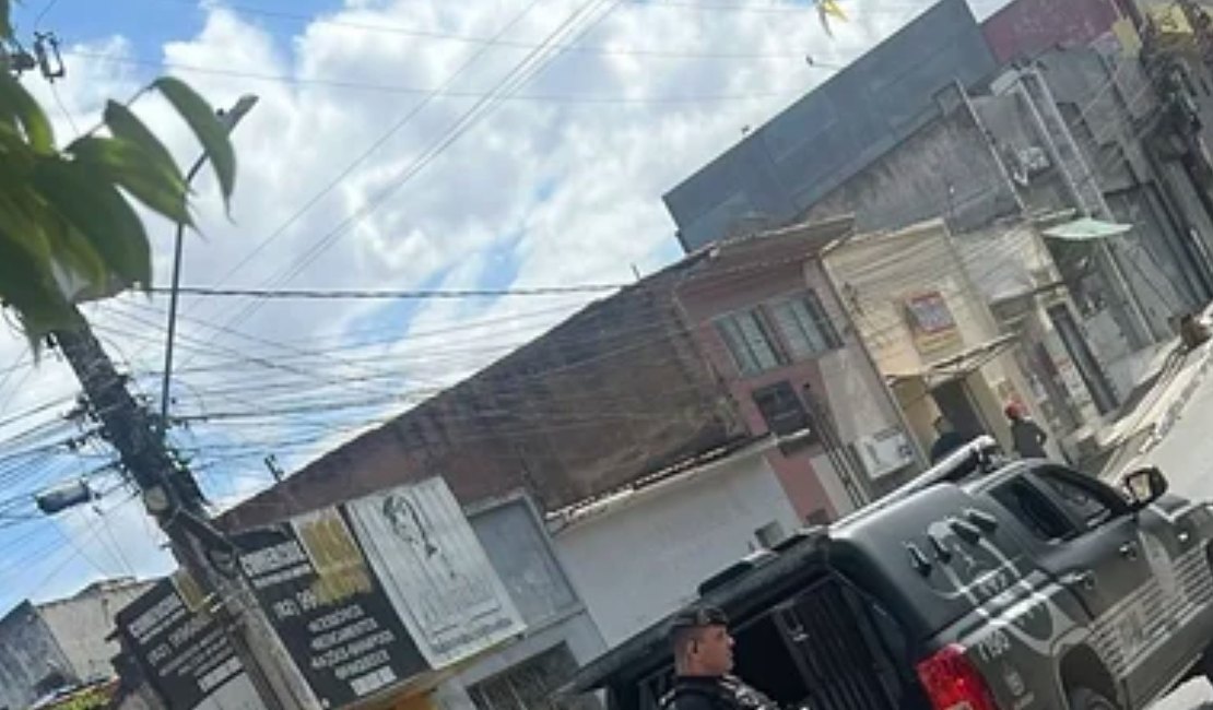 Homem é preso após tentar matar desafeto em via pública de Arapiraca