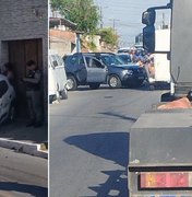 [Vídeo] Acidente na Chã de Bebedouro deixa condutor ferido em Maceió