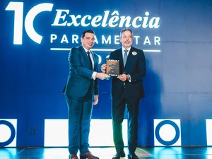 Considerado um dos políticos mais influentes do país, Arthur Lira recebe Prêmio Excelência Parlamentar 2025