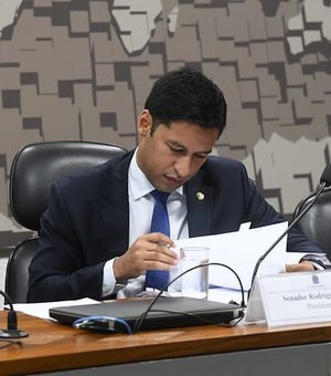 Senado aprova emenda de Rodrigo Cunha que proíbe aumento de planos de saúde
