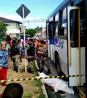 Idoso morre atropelado por ônibus no Conjunto Jardim Petrópolis