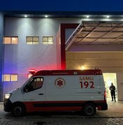 Homem sofre tentativa de homicídio ao ser baleado nas costas em Maceió