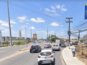 Mulher é puxada para dentro de carro e estuprada ao sair do trabalho, no Benedito Bentes