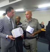 Policial do 3ºBPM  é homenageado com troféu Alferes Tiradentes