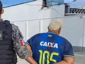 Homem é preso com mandado aberto e 1kg de maconha em Maceió