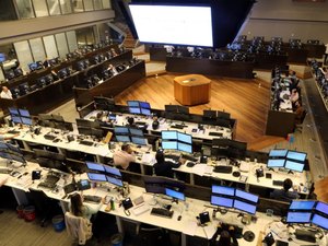 Ibovespa atinge maior perda diária desde Joesley Day; circuit breaker acionado