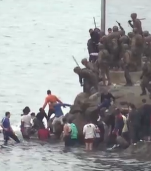 Autoridades pedem fechamento de Ceuta para conter movimento migratório
