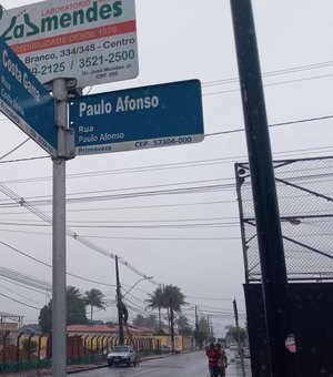 [Vídeo]Semáforos da Rua Paulo Afonso estão sem funcionar após incêndio em poste