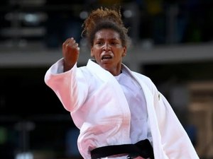 Rafaela Silva dá ao Brasil sua primeira medalha de ouro na Rio-2016