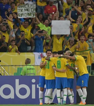 Brasil goleia o Chile no Maracanã e se despede com festa rumo à Copa do Mundo