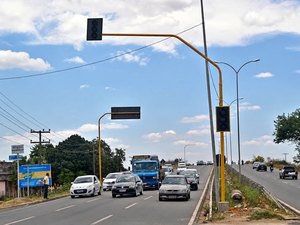 Semáforos em frente a shopping de Arapiraca voltam a funcionar após fim de semana parados