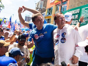 Arapiraca realiza maior caminhada de sua história; ao lado de Renan e Yale, multidão percorreu ruas do centro