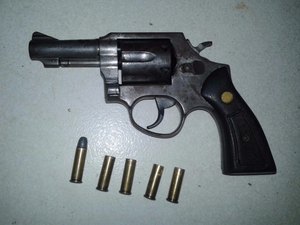 Duas mortes, prisões e apreensões em operação