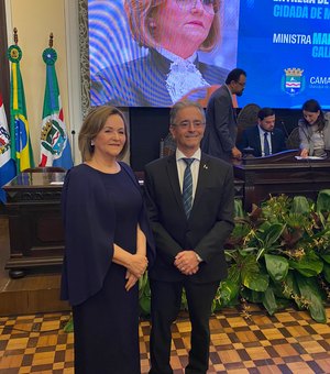 [Vídeo] Ministra do STJ Marluce Caldas recebe título de cidadã honorária de Maceió