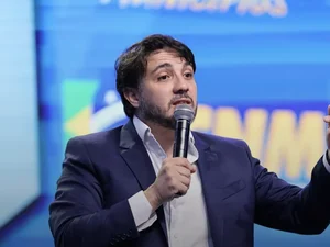 Renan Santos participa de encontro com apoiadores em Maceió nesta quinta