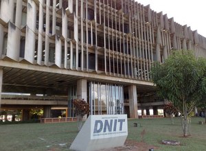 Dnit encerra inscrições para concurso com 1.200 vagas
