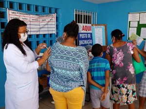 Vacina contra a gripe tem público ampliado e movimento intenso em Maceió