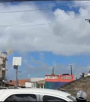 Curto-circuito em poste de alta tensão deixa parte de Porto Calvo sem energia