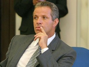Prefeito é afastado do cargo acusado de desviar mais R$ 153 mil