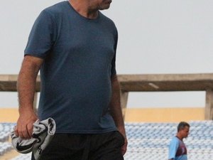 Murici anuncia a saída do técnico Celso Teixeira