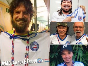 Em Salvador, Esporte Clube Bahia distribui camisas com torcedores ilustres 