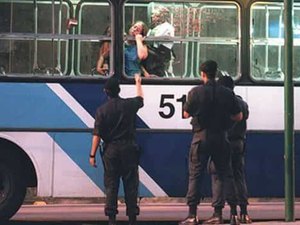 Há 19 anos, Brasil assistia ao terror do sequestro do ônibus 174