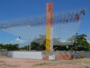 Evangélicos usam terreno da Católica e causam mal-estar