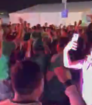 Mexicanos e sul-coreanos dançam ao som de 'Gagnam Style' após vitórias na Copa do Mundo