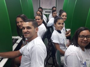 Moradores do Caxangá fazem curso de informática em Porto Calvo