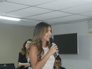 Mayara de Carro Véio é diplomada prefeita de Jacuípe