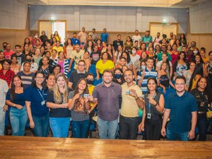 Prefeitura inicia entrega dos cartões de passagem para beneficiários do CNH Social