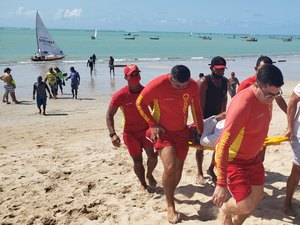 Homem de 60 anos sofre mal súbito na Praia da Pajuçara